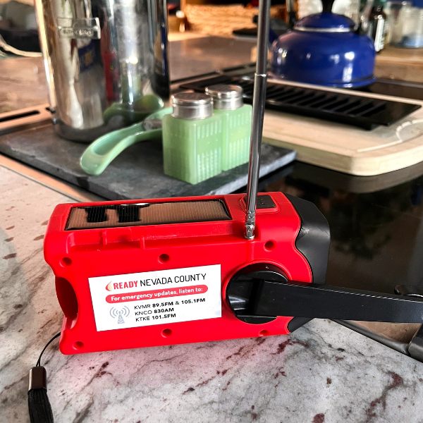 Winter-Preparedness-Hand-Crank-Radio